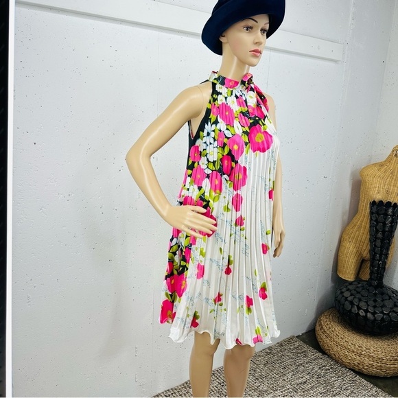 Vintage Neelam Medium High Neck Sleeves Whit Pink Floral Pleated Dress - Picture 4 of 16